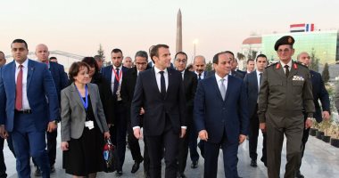 صور.. السيسي وماكرون يتفقدان العاصمة الإدارية الجديدة