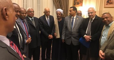 على عبد العال يلتقى وفد نادى أسوان الرياضى.. ويطالبونه بالتدخل لدعمهم