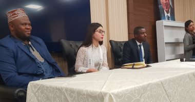 الأفارقة الشباب من داخل معرض الكتاب: "مكناش بنفهم هزار المصريين لأننا لا نمزح فى بلادنا".. منتديات الشباب فى مصر أهلتنا لفهم السياسة.. نرى عهدا جديدا مع إبى أحمد لصلحه مع ارتيريا.. نيجرى: قبائلنا ممتدة للفيوم
