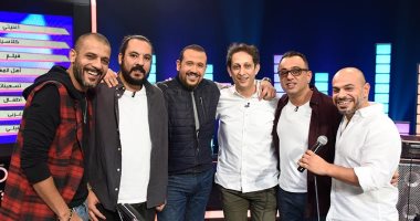 مسار إجبارى تغنى مع هشام عباس لأول مرة فى "شريط كوكتيل"