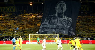 إيقاف مباراة نانت في الدوري الفرنسي لتكريم المفقود سالا.. فيديو
