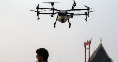 صور.. طائرات بدون طيار لرش المياه فى تايلاند لتخفيض نسبة تلوث الهواء