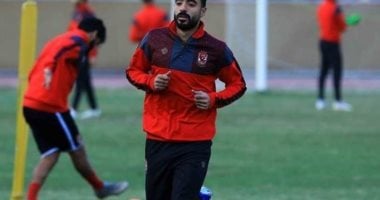 محمود وحيد يظهر مع الأهلي فى مباراة دجلة بسبب "إيقاف" معلول