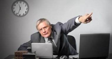 مديرك ديكتاتورى فى الشغل.. اعرف إزاى تتعامل معاه فى 6 خطوات