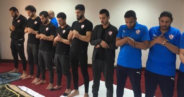 بعثة الزمالك تؤدى صلاة الجمعة فى نيروبى.. والخطبة حول "تنمية الأوطان"