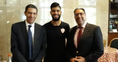 صور.. سفير تونس يطمئن على فرجانى ساسى ببعثة الزمالك فى كينيا