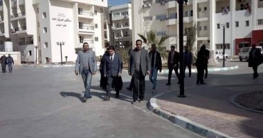 وفد من وزارة الصحة يتفقد مستشفى العريش العام