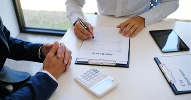 أغرب بوليصات التأمين فى العالم.. المؤخرة وفسخ الخطوبة والموت من الضحك أبرزها