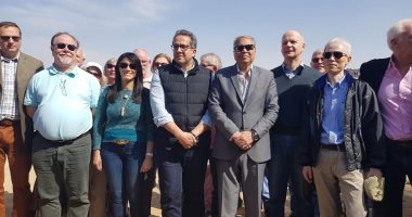 صور.. وزيرا الاثار والسياحة يزوران منطقة " بنى حسن " الاثرية بالمنيا