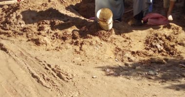 صور.. تهالك خط مياه الشرب بقريتين فى ديرمواس بالمنيا