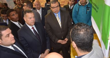 وزير القوى العاملة ومحافظ بنى سويف يفتتحان الملتقى التوظيفى..فيديو