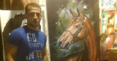 قارىء يشارك بلوحاته الفنية وبورتريهات تبرز موهبته فى الرسم