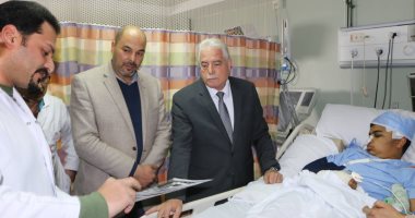 صور.. محافظ جنوب سيناء يجرى جولة مفاجئة لمستشفى شرم الشيخ الدولى