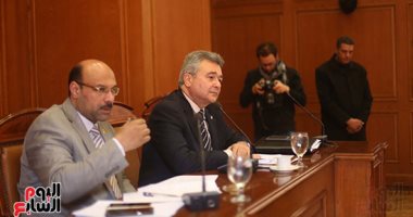 نقاش موسع بالبرلمان حول مشكلات النقل السياحى.. وعمرو صدقى يطلب تدخل الحكومة