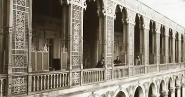 معلومة× صورة.. قصة قصر الجيزة واستخدامه كدار للآثار قبل هدمه 