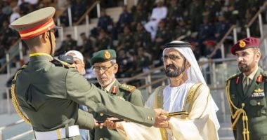 حاكم دبى يكرم المتفوقين فى حفل تخريج دفعة جديدة من مرشحى الضباط