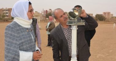 نائب محافظ الوادى الجديد تتفقد محطة الأرصاد الجوية بالخارجة لمتابعة الطقس