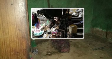 فيديو.. "اليوم السابع" داخل منزل المتهمة بحبس ابنها عاريًا 10 سنوات بغرفة مظلمة.. شقيقته: محمد أصيب باكتئاب.. وكان بيطلب يشوف ولادى وأمى ترفض.. والجيران: كان يصرخ ليلا ووالدته ترشق من يحاول مساعدته بالحجارة