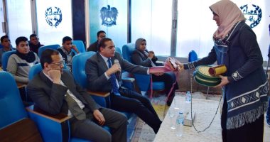 رئيس جامعة سوهاج يتابع فعاليات مشروع نقدر لتأهيل وتدريب الطلاب