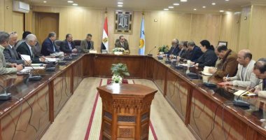 محافظ أسيوط يلتقى وفد السياحة والآثار لبحث توثيق احتفالات مسار العائلة المقدسة