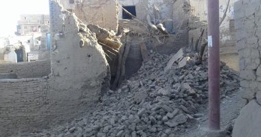 رئيس مدينة البصيلية بأسوان: المنزلان المنهاران مدرجان بخطة تطوير العشوائيات