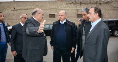 محافظ القاهرة يتفقد أحياء وسط البلد للاطمئنان على استعدادها للأمطار.. صور