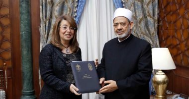 الإمام الأكبر يبحث مع وزيرة التضامن الاجتماعى سبل التعاون المشترك