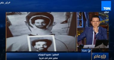 شاهد.. حلاق صربى يصفف شعر زبائنه بصورة محمد صلاح