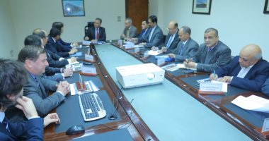 وزير النقل يلتقى وفد من شركة سيمنس لمتابعة معدلات تنفيذ مشروع تحديث الإشارات
