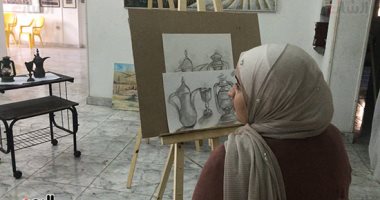 صور.. "تعلم الفن التشكيلى" مبادرة جديدة لتعليم مبادئ الرسم مجانا بالعريش