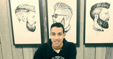 "محمد" يشارك بلوحات فنية تظهر موهبته فى رسم نجوم الفن والكرة 