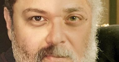 ملامحك كلها منى.. محمد محمود عبد العزيز يتقاسم وجهه مع والده "صور"