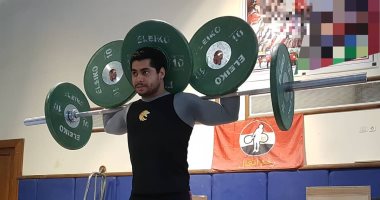 محمد إيهاب بطل الأثقال يتغلب على ملل كورونا بالتدريب المنزلى واللايف