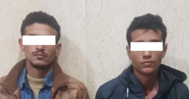 ضبط تاجر وعاطل قبل بيعهما سيارة مسروقة فى حلوان