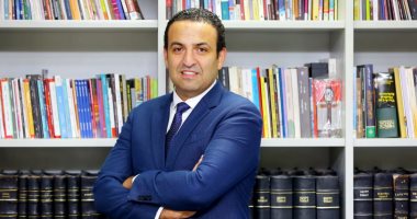 مش فرشاة ومعجون بس.. اعرف الطريقة الصح لتنظيف أسنانك مع "دكتور اليوم السابع".. دكتور شادى على حسين: يجب استخدام الخيط الطبى.. عدم شعورك بالألم لا يعنى صحة الأسنان.. و3 أمراض فى جسمك يمكن اكتشافها من الأسنان