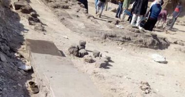 صور .. الآثار تستأنف أعمال الحفائر بجوار هرم ميديوم ببنى سويف