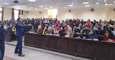 انتظام طلاب جامعة المنصورة مع بداية الترم الثانى (صور)