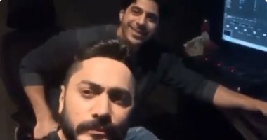 فيديو.. تامر حسنى يجهز مفاجأة لجمهوره فى كليب "ناسينى ليه" ..تعرف عليها
