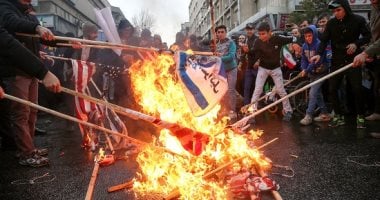 صور.. الإيرانيون يحتفلون بالذكرى الـ40 للثورة 