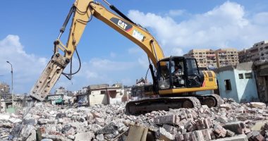صور.. الانتهاء من إزالة المنطقة العشوائية بمحيط سوق السمك الجديد وسجن بورسعيد