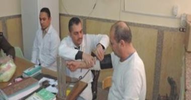 "الخدمات الطبية" بوزارة الداخلية توقع الكشف الطبى على 162 مريضا
