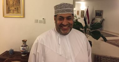 مفارقة طريفة.. عضو مجلس إدارة سيمبا التنزانى يُشجع الأهلي