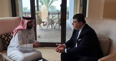 صور .. حسين زين يلتقى الرئيس التنفيذى لمركز الاتصال الوطنى بالبحرين