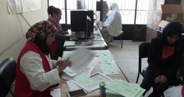 صور.. 100 مليون صحة بالبحر الأحمر تجرى الكشف على 1334 طالبا بالمدارس