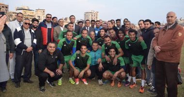 صور.. محافظ البحيرة يحضر تدريبات دمنهور ويوعد بتقديم الدعم المادى