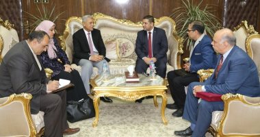 صور .. محافظة المنوفية: إشراك طلاب الجامعة فى حل مشكلة الأمية