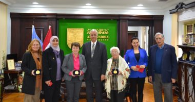 رئيس جامعة الإسكندرية يستقبل وفد المعهد الكندى لبحث تقديم برامج للدراسات العليا
