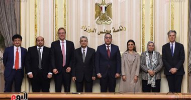 نشاط مكثف بمجلس الوزراء.. وتوقيع 7 اتفاقيات