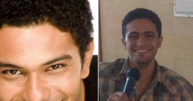 قارئ يشارك بصورته مع آسر ياسين: "كله بيقول إنه هو شبهى"