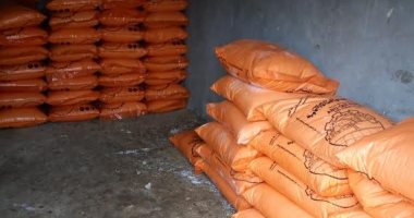 صور.. ضبط 4 أطنان أسمدة زراعية قبل بيعها بالسوق السوداء بالفيوم